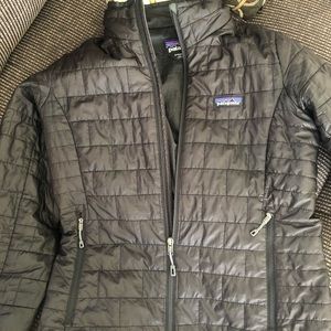 Women’s Patagonia nano-puff black Small